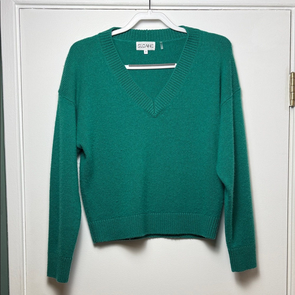 SLOANE V-Neck Cashmere/Wool Blend Sweater in Green - Size Small